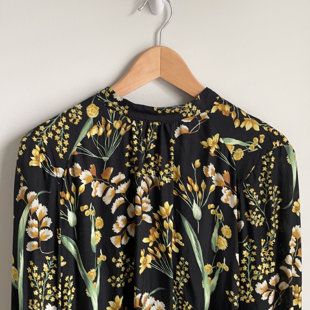 J. McLaughlin Black & Gold Botanical Print Silk Elodie Blouse - Size L